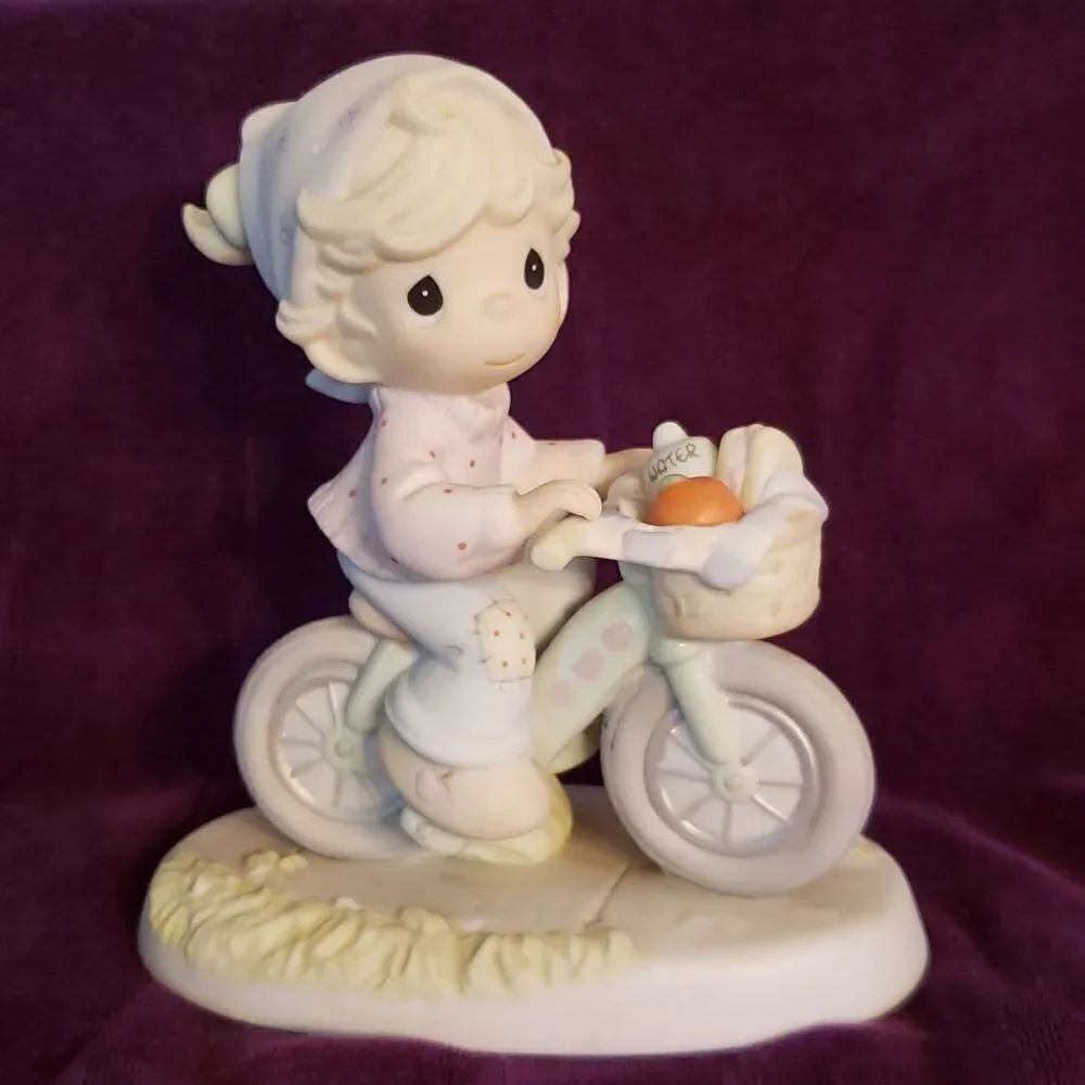 Enesco Precious Moments "The Road to a Friend Is Never Long" (C0024)